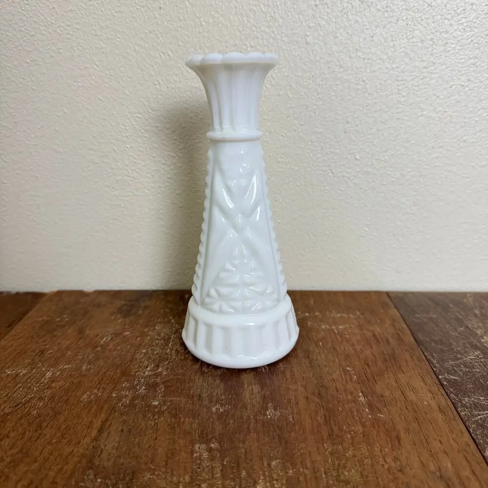 Vintage Ring of Fire Milk Glass Bud Vase Scalloped‎ Edge White 6 Inch